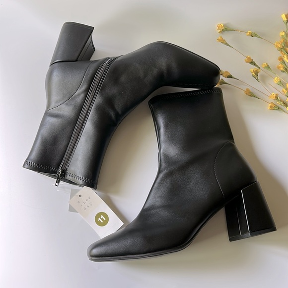 A New Day Target Pippa Stretch Ankle Chunky Block Heel Boots Faux Leather Black - Picture 3 of 11